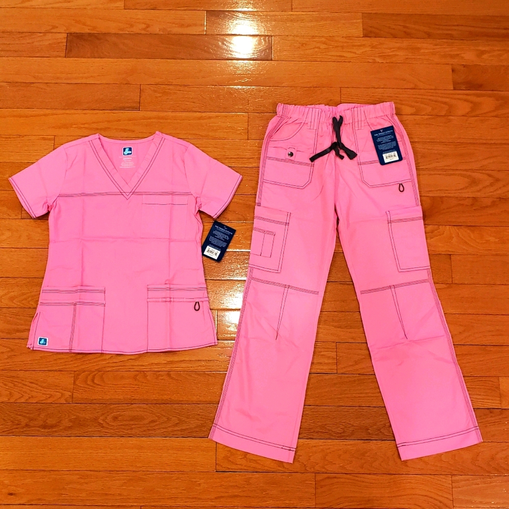 Adar: Nurses Scrub Set.